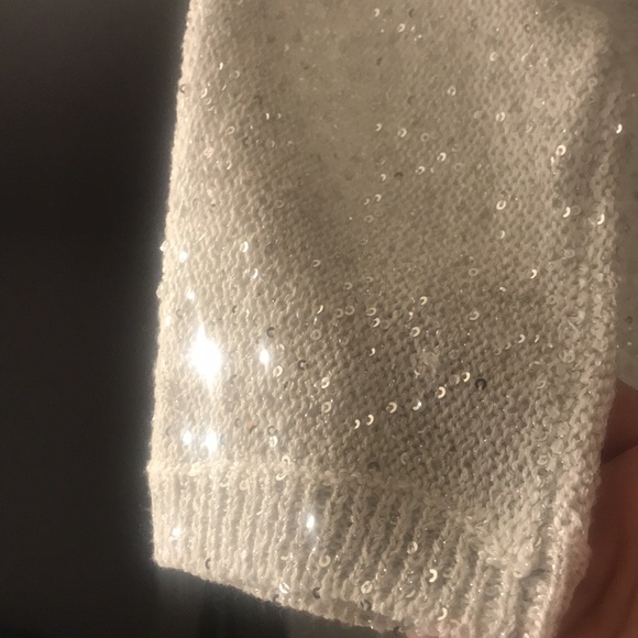 Sweater - Picture 2 of 6